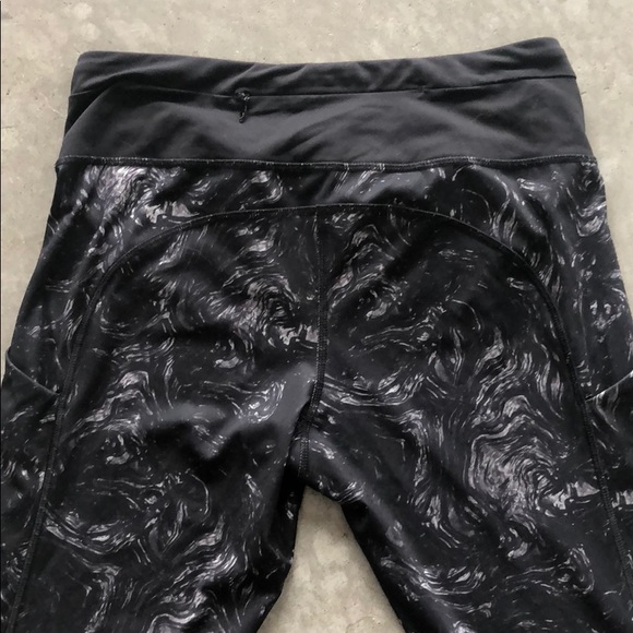 Lululemon Speed Tight, size 8 - Picture 3 of 4